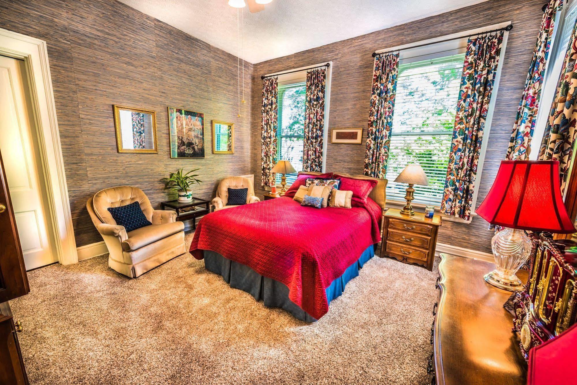 Inn At St James Court ลุยส์วิลล์ ภายนอก รูปภาพ