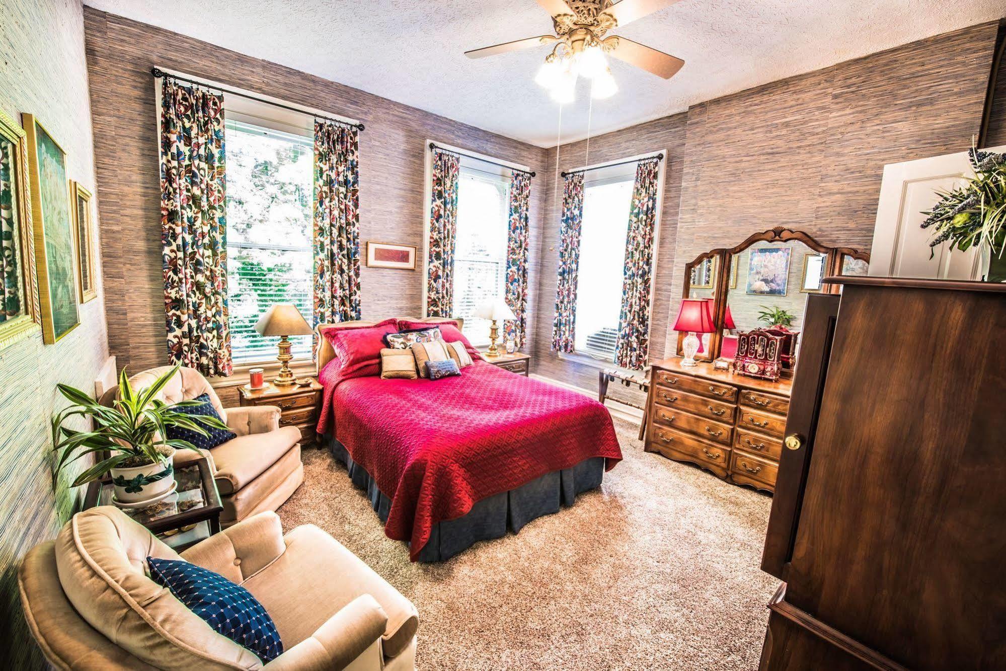 Inn At St James Court ลุยส์วิลล์ ภายนอก รูปภาพ